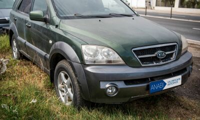 Autoturism marca Kia Sorento EX 2.5 CRDI 16V 4WD (diminuat cu 50%)