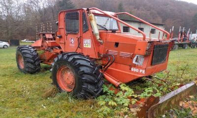 TRACTOR AGRICOL FORESTIER TAF MODEL 657