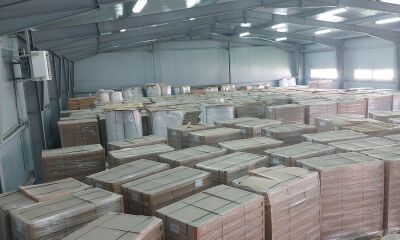 Paleţi de marfă cu 480 role hârtie de 65mm valorificate ca şi deşeu.