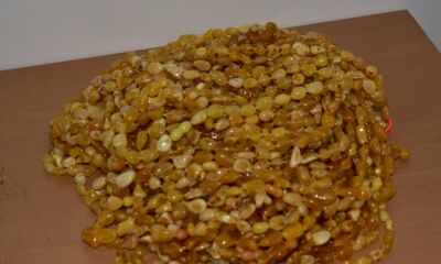 LOT nr. 20– 7,5 kg chihlimbar prelucrat de diferite mărimi si culori.