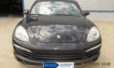 Autovehicul marca PORSCHE CAYENNE, an 2011