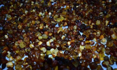 NEADJUDECAT - LOT 33 - 20.00 kg chihlimbar neprelucrat de diferite mărimi si culori