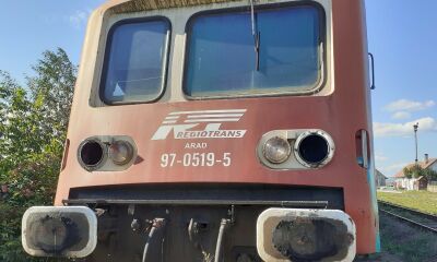Automotor 4519/8519 – ansamblu compus din automotor nefuncțional – 42 tone și remorcă nefuncțională -28 tone.