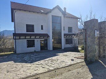 Imobil compus din teren și construcții în localitatea Sohodol, județul Brașov