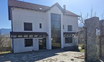 Imobil compus din teren și construcții în localitatea Sohodol, județul Brașov