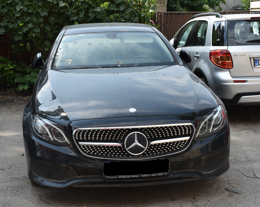 Autoturism Mercedes-Benz E 220 D Sedan (redus cu 25%)