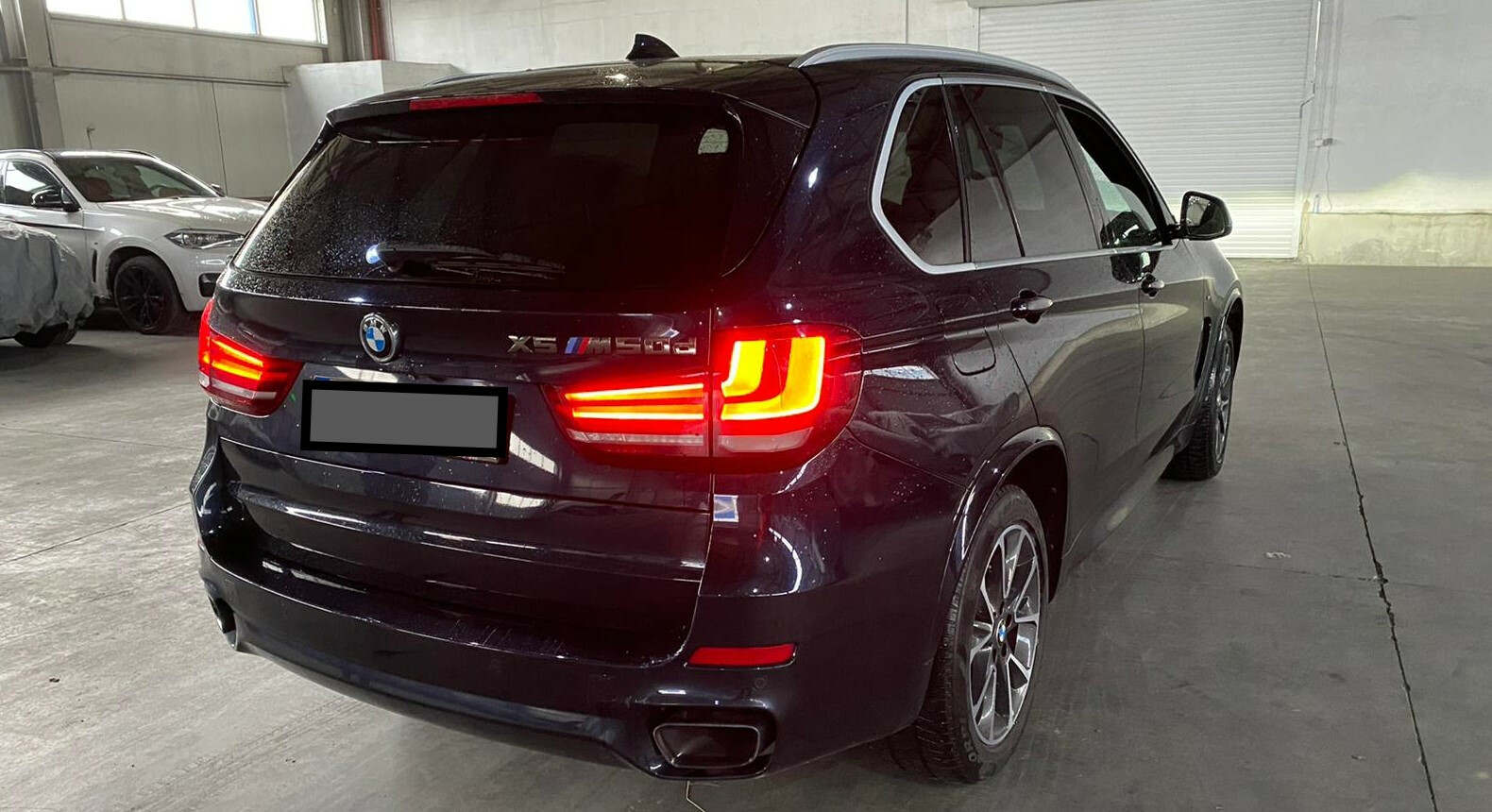 ADJUDECAT Autovehicul marca	BMW Tipul X5 M50d, an 2015, a doua licitație