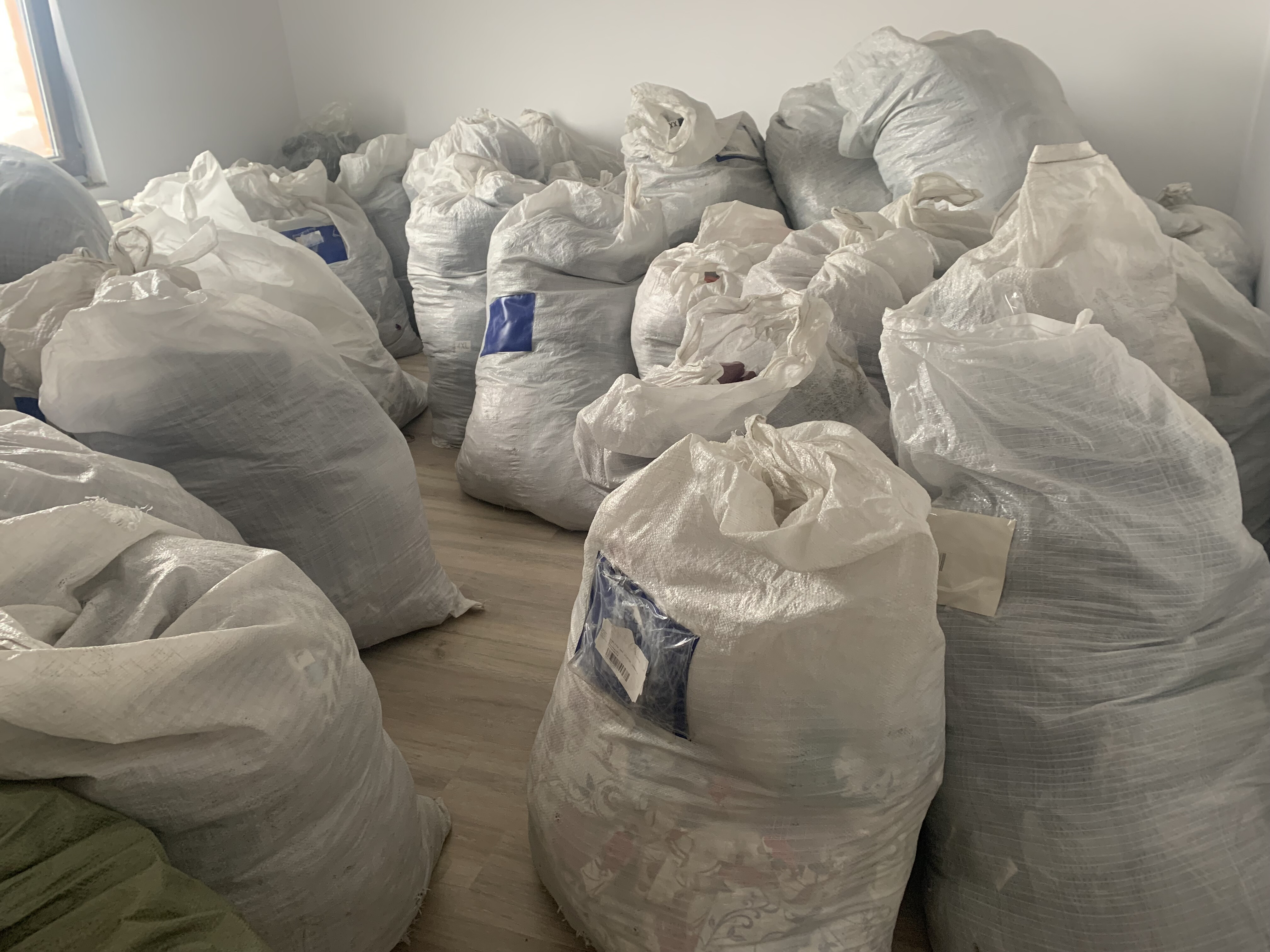 Stoc marfă - îmbrăcăminte (redus cu 50%)