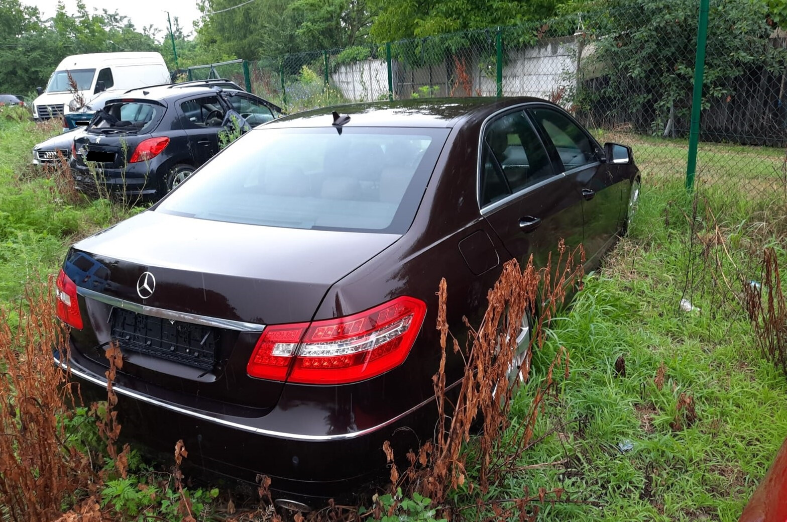 Autovehicul marca	Mercedes Benz Tipul E350 CDI, a doua licitație
