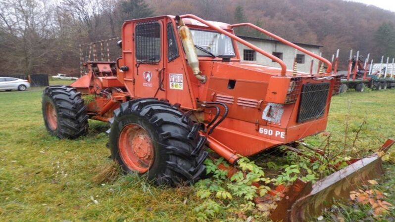 TRACTOR AGRICOL FORESTIER TAF 	MODEL 657