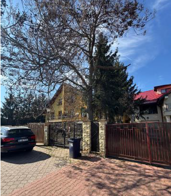 Casă tip duplex și teren intravilan, situat în loc. Voluntari, șos Erou Iancu Nicolae