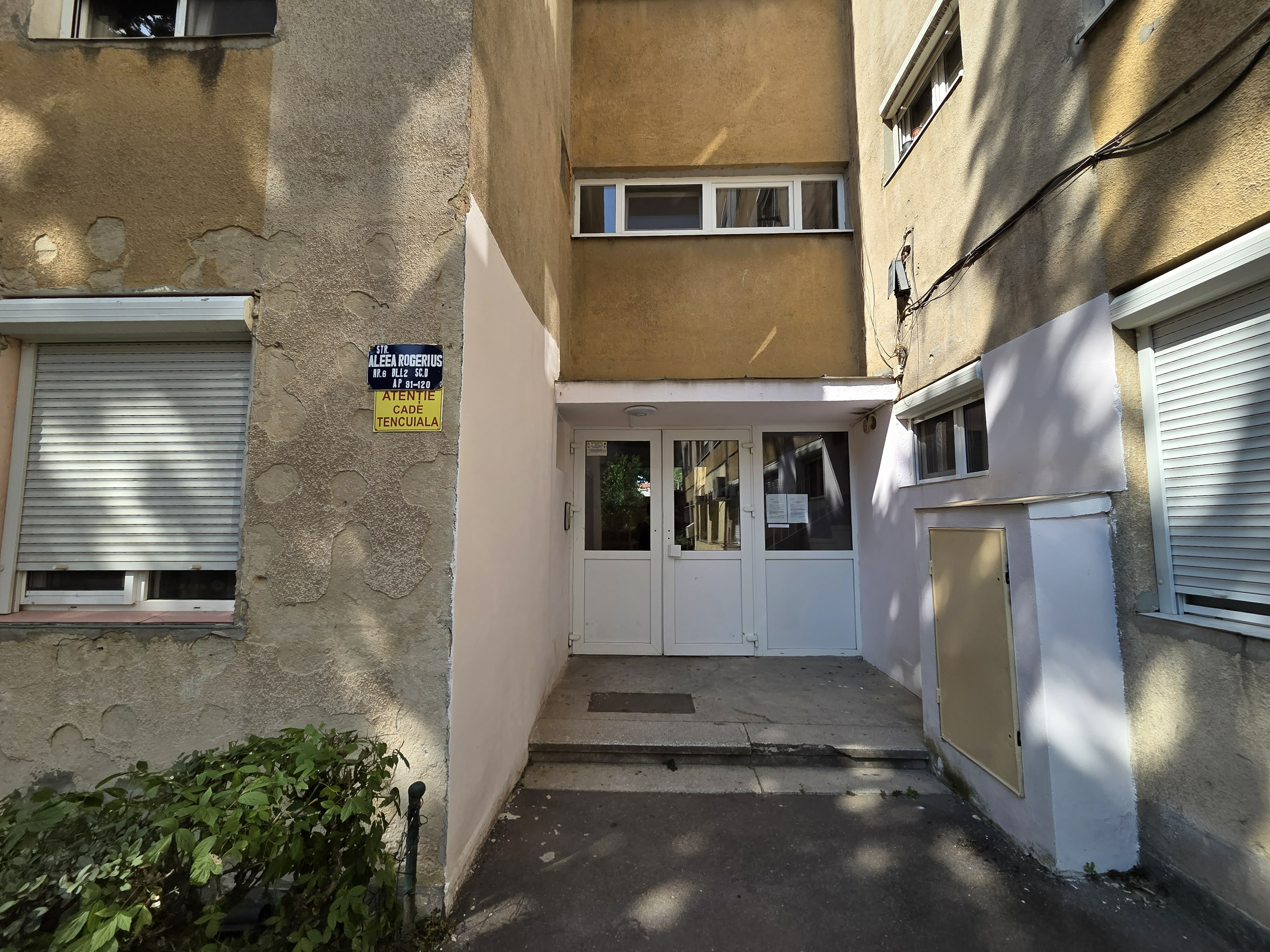 Imobil, apartament cu 2 camere, situat în mun. Oradea, str. Borsecului, nr. 10, bl X15, ap 24, jud. Bihor