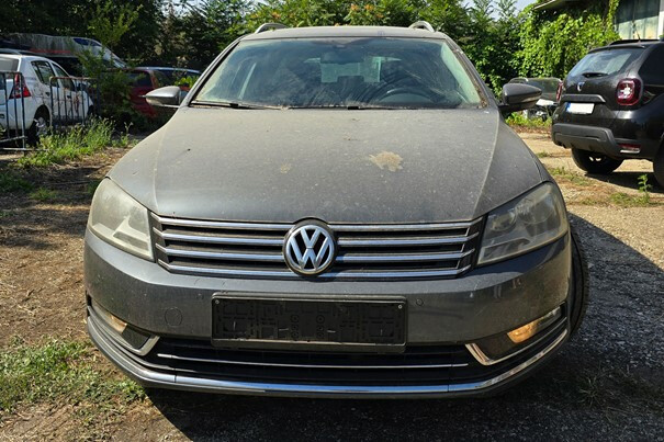 Autovehicul marca VOLKSWAGEN Model PASSAT, a treia licitatie