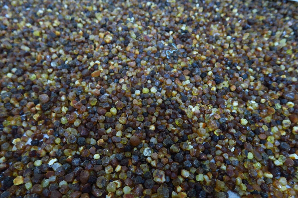 LOT no. 48 – 20 kg of amber - unprocessed - various sizes and colors.