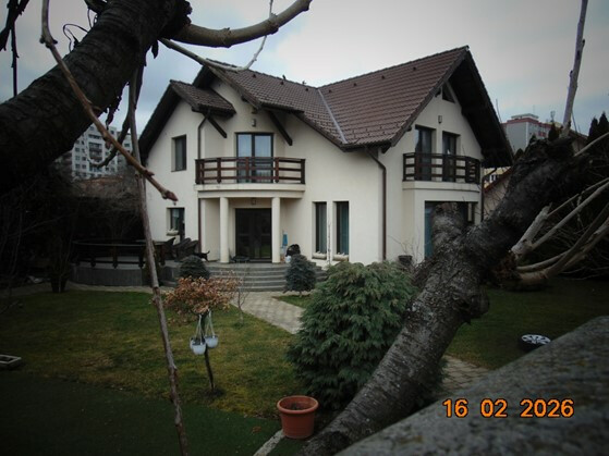 Imobil, clădire rezidențială/locuință cu 2 niveluri (P+M) - Brasov