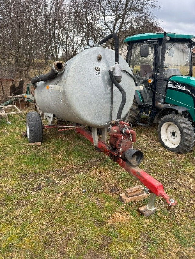 Remorcă  MAJEVICA  Tank 3,2 MC (redusă cu 50%)