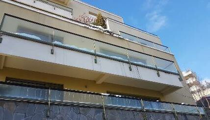 Imobil apartament cu boxă și loc parcare situat în Brașov str. Stejărișului nr. 18 A, bl. 8, et. 1, jud. Brașov