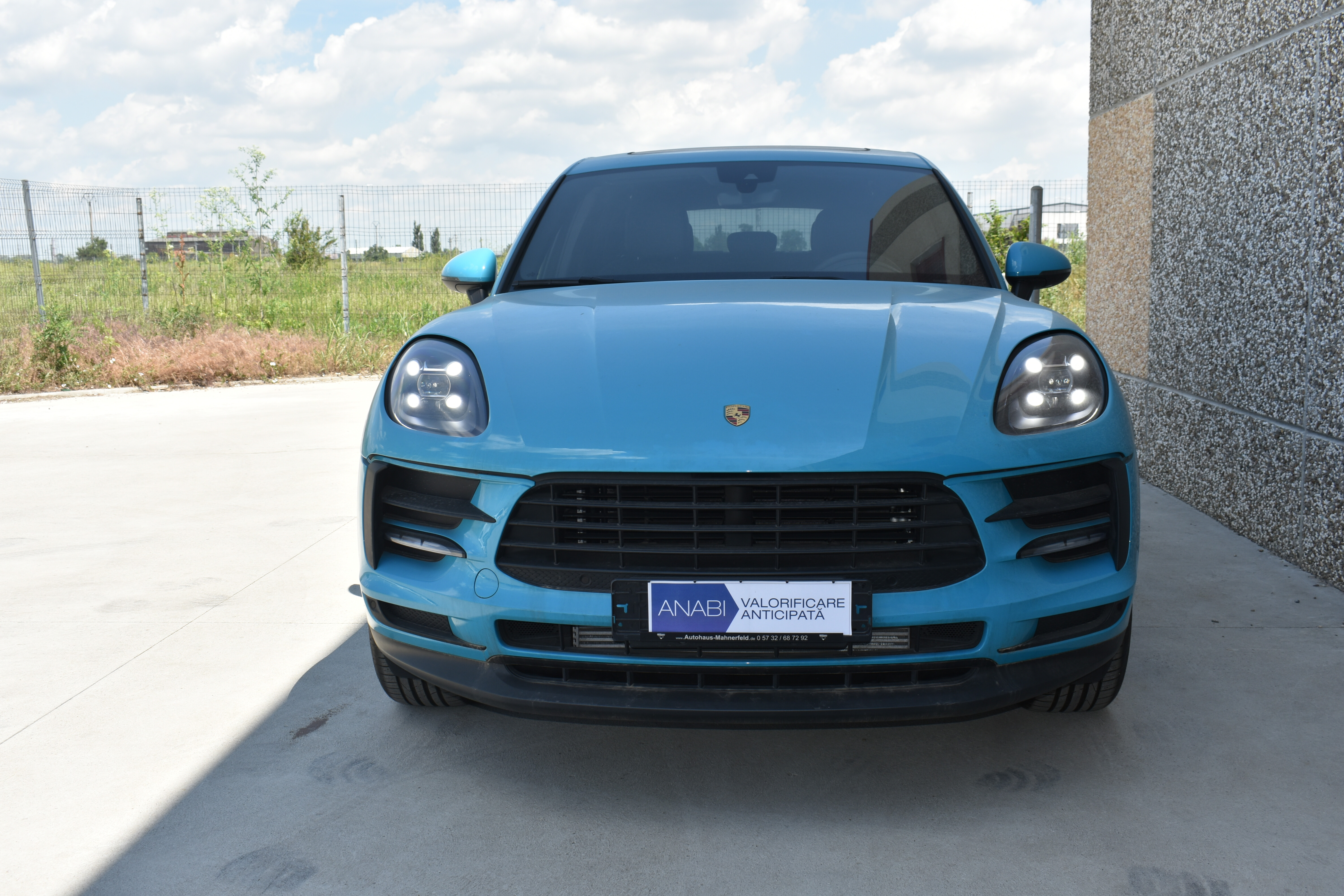 LICITATIE  PORSCHE MACAN