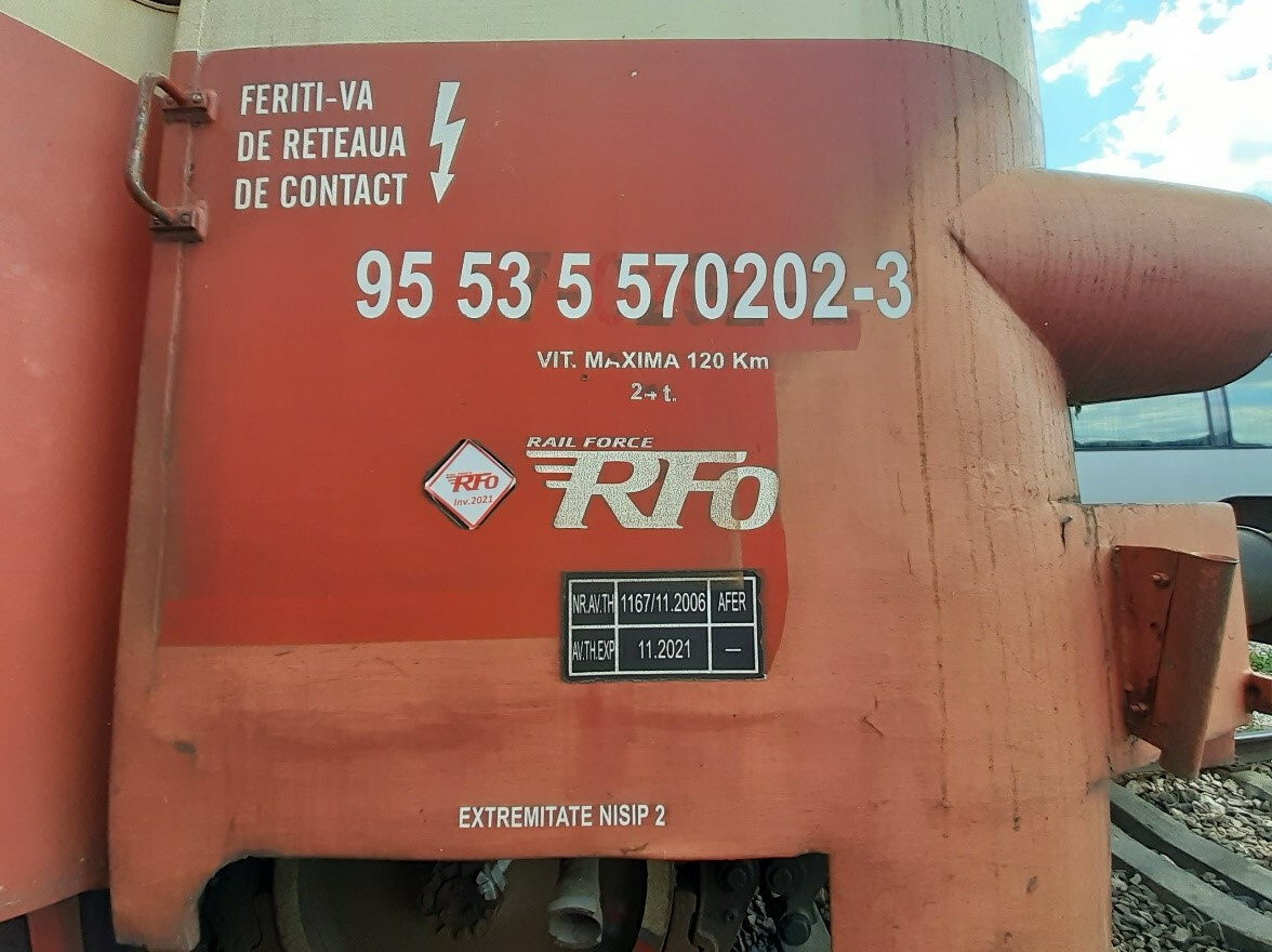 Automotor AMX 4513 – ansamblu compus din automotor nefuncțional – 35 tone și remorcă nefuncțională -24 tone.