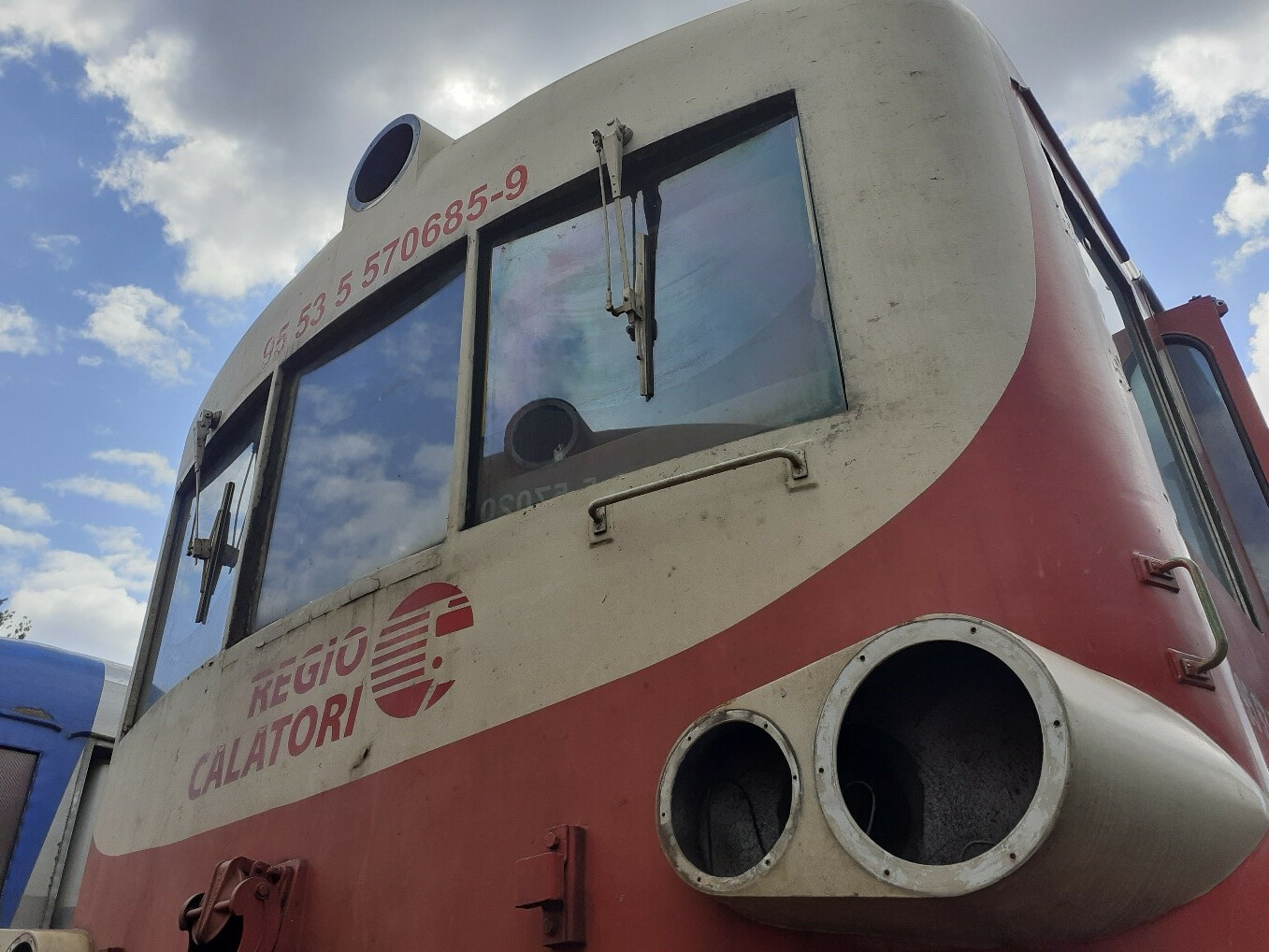 Automotor AMX 4585 – ansamblu compus din automotor nefuncțional – 32 tone și remorcă nefuncțională -23 tone.