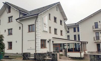 Imobil situat în localitatea Câmpulung, județul Argeș, teren intravilan, curți construcții