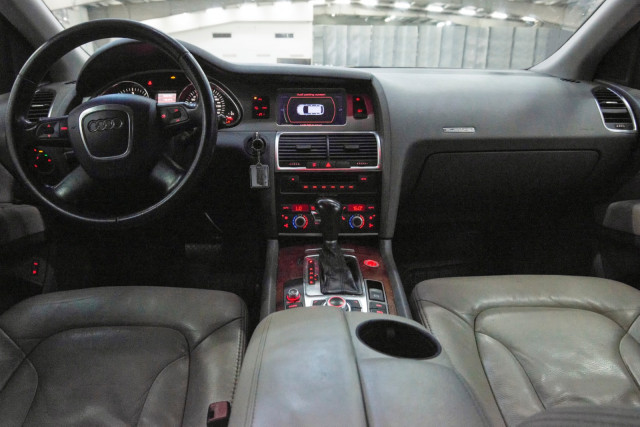 ADJUDECAT - Audi Q7 2008