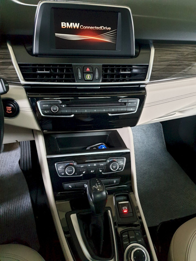 NEADJUDECAT - Autovehicul marca - BMW 216D
