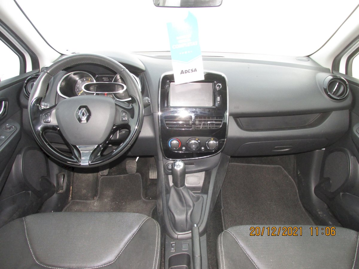 NEADJUDECAT Autovehicul marca RENAULT - Tipul CLIO IV (an 2014)