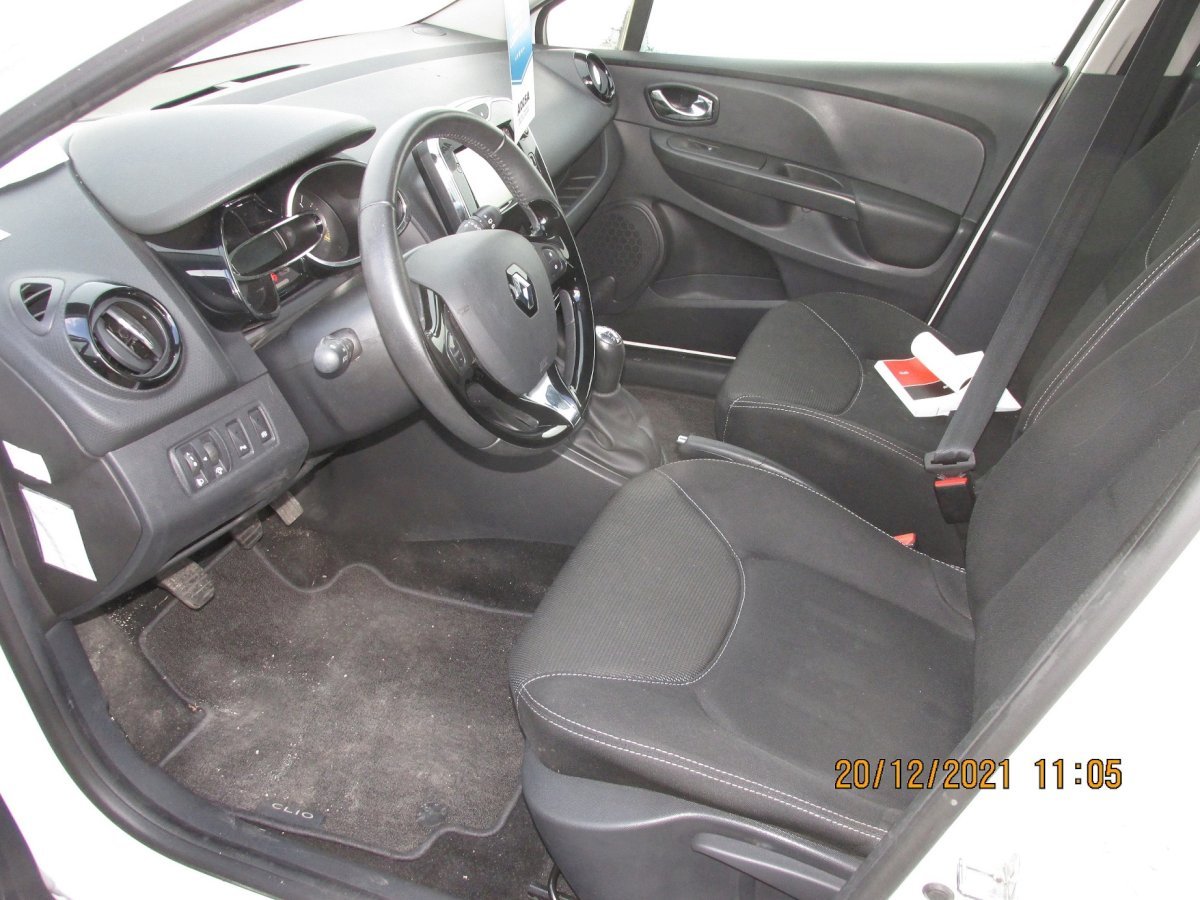 ADJUDECAT Autovehicul marca RENAULT - Tipul CLIO IV (an 2014) - a doua licitație