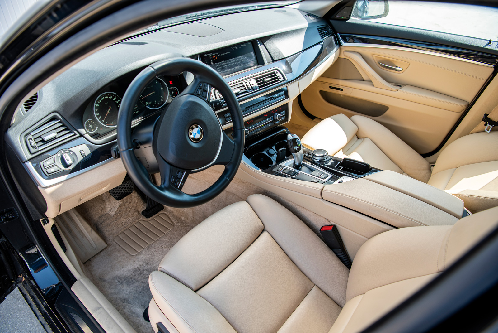 Autovehicul marca BMW Serie 5 Sedan (F10 LCi, Facelift 2013)