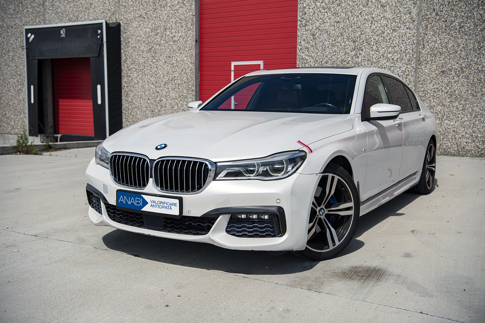 Autovehicul marca	BMW Tipul 730 LD, a treia licitație