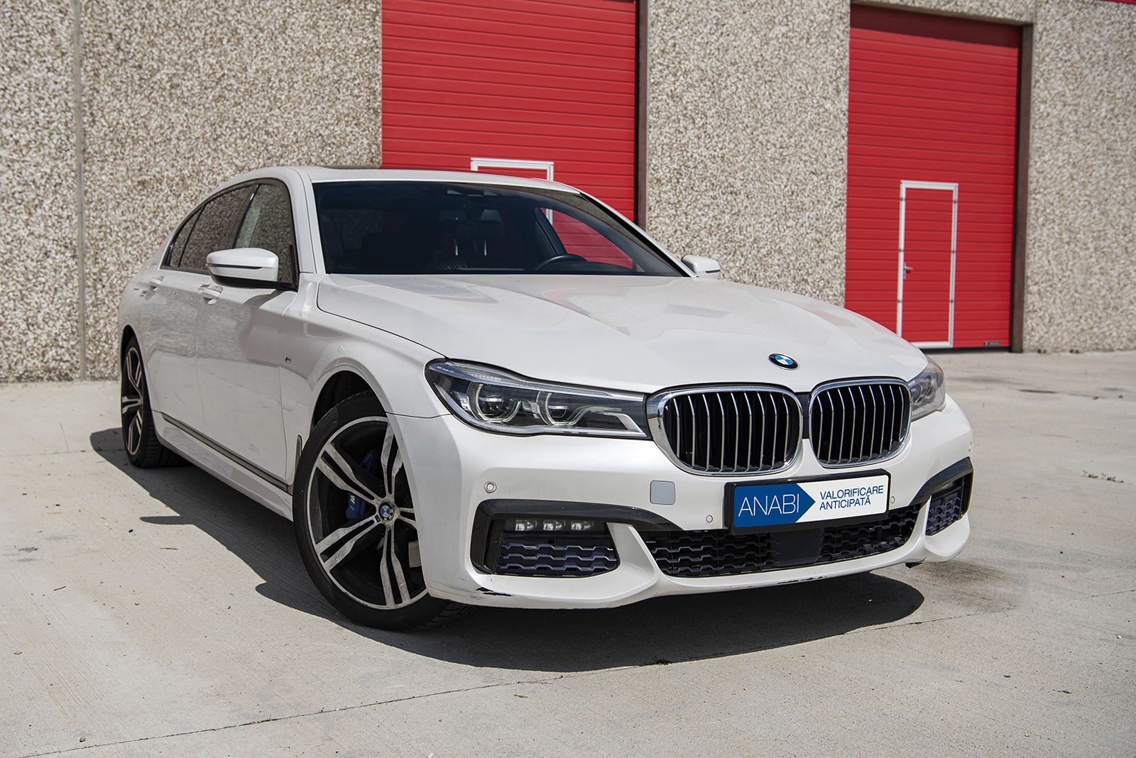 Autovehicul marca	BMW Tipul 730 LD, a treia licitație