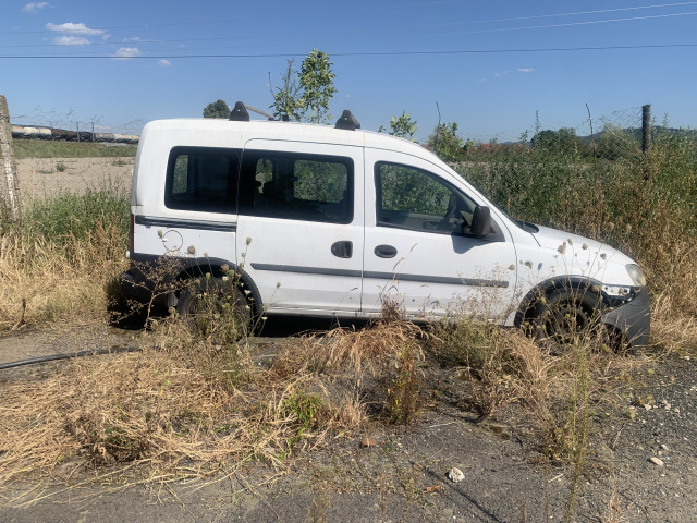 Autoturism marca Opel - Tipul Combo