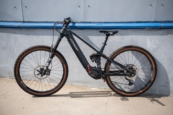 Bicicletă electrică, tip mountain bike, marca Conway eWME 6.9 M Full Suspension