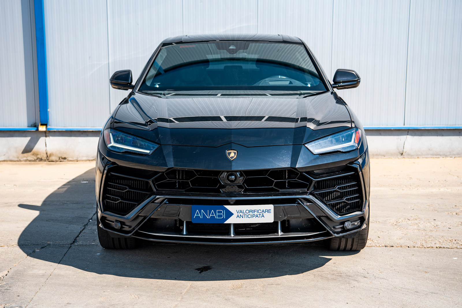 NEADJUDECAT Autovehicul marca	LAMBORGHINI Tipul URUS, a doua licitație