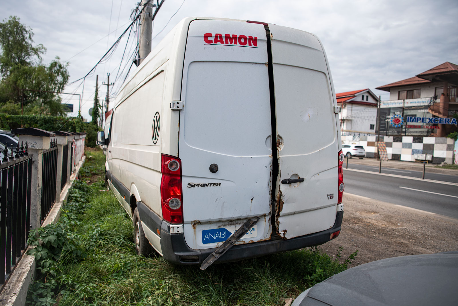 Autoutilitară marca Volkswagen Crafter 2.5 TDI, a doua licitatie