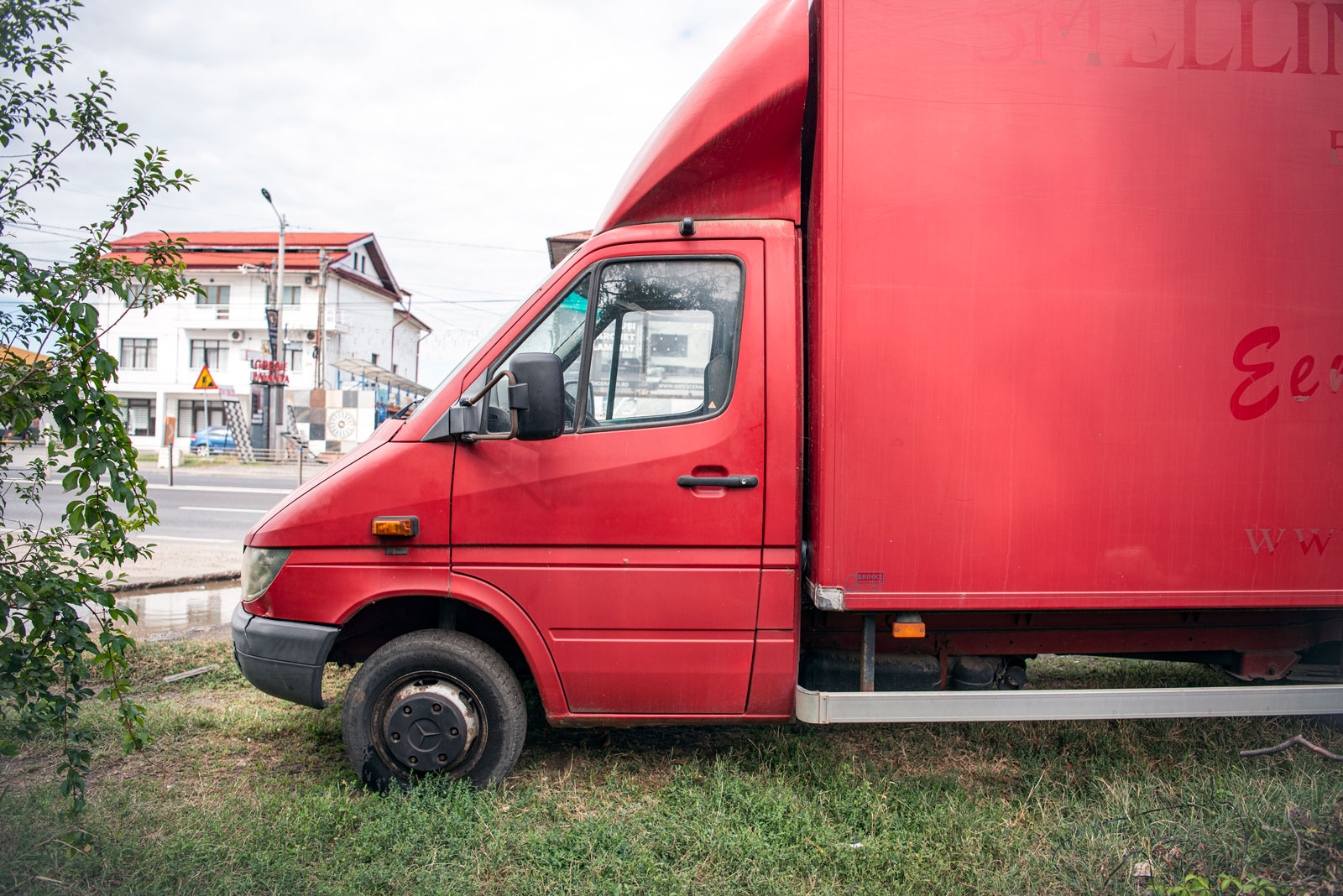 NEADJUDECAT Autoutilitară marca Mercedes-Benz Sprinter 413, 2.2 CDI, a doua licitatie