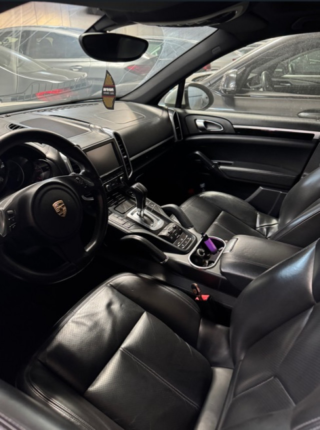 Autoturism marca PORSCHE - model Cayenne