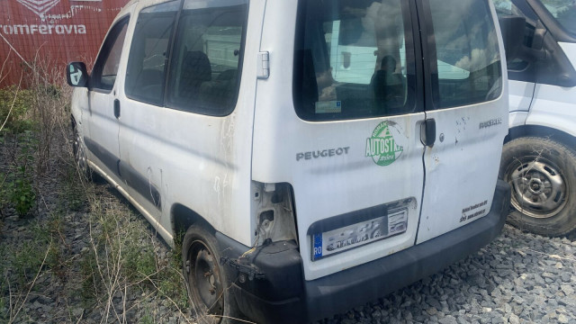 Autovehicul  PEUGEOT PARTNER (redus cu 50%)
