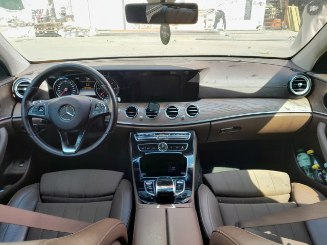 Autoturism Mercedes-Benz E 220 D Sedan
