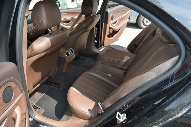 Autoturism Mercedes-Benz E 220 D Sedan