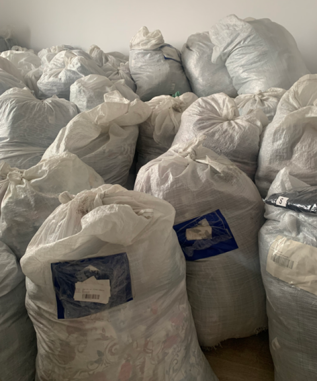 Stoc de marfă - îmbrăcăminte (redusă cu 50%)