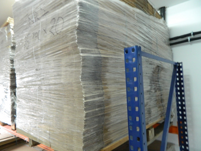 Stoc compus din cutii carton + role carton