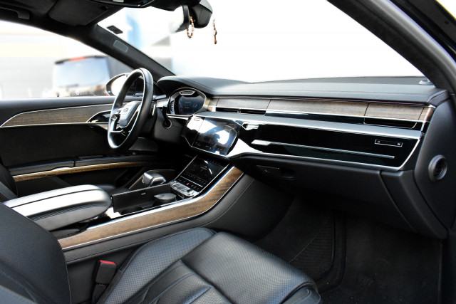 Autoturism marca AUDI, model A8