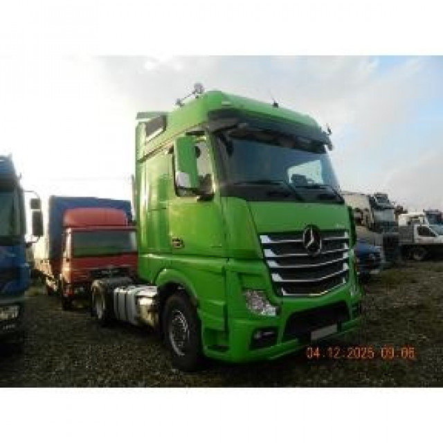 Autoutilitară marca Mercedes-Benz Actros