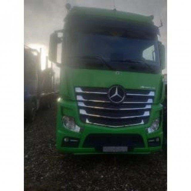 Autoutilitară marca Mercedes-Benz Actros - redus cu 25%