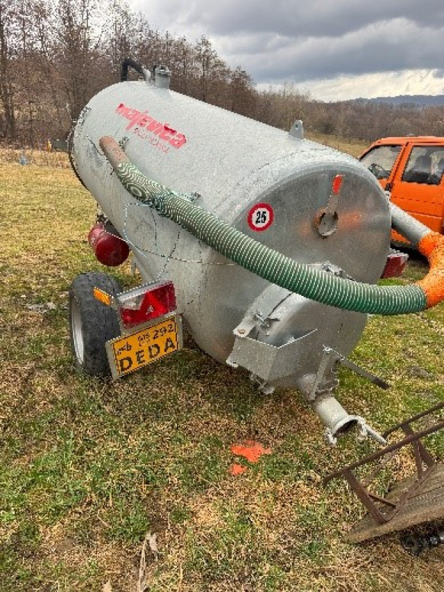 Remorcă  MAJEVICA  Tank 3,2 MC (redusă cu 50%)