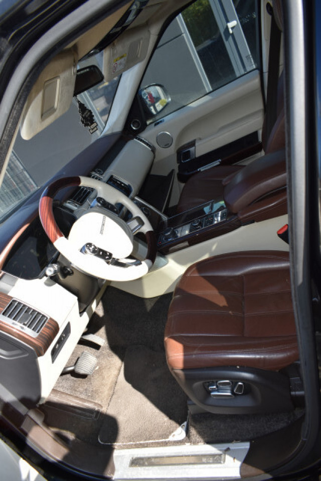 LICITAȚIE  LAND ROVER RANGE ROVER