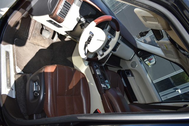 LICITATIE LAND ROVER RANGE ROVER redus cu 50%