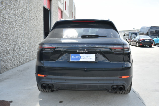 LICITAȚIE PORSCHE CAYENNE redus cu 25%